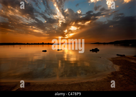 Tramonto a Elafonissos (o 'Elafonissi') spiaggia, prefettura di Chania, Creta, Grecia Foto Stock