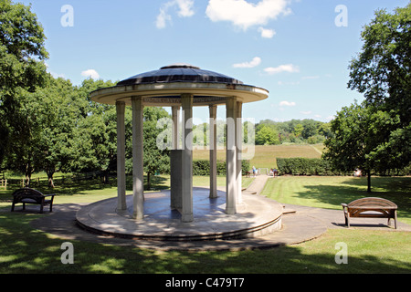 Runnymede Memorial il sito della tenuta di Magna Carta da Re Giovanni nel 1215. Surrey in Inghilterra REGNO UNITO Foto Stock