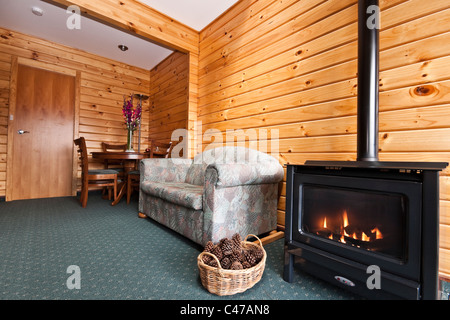 Bello e caldo interno del mountain lodge appartamento. Fox Glacier Lodge, Fox Glacier, Costa Ovest, South Island, in Nuova Zelanda. Foto Stock