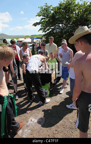 Il gioco d'azzardo a Appleby Horse Fair, Appleby-In-Westmorland, Cumbria, England, Regno Unito Foto Stock