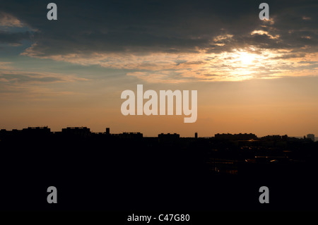 Tramonto sulla silhouette di City Line Foto Stock