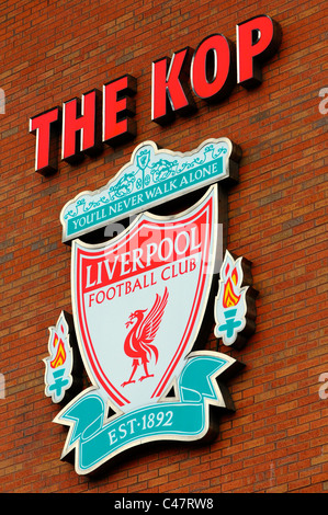 Il Liverpool Football Club logo, Anfield, Liverpool Foto Stock