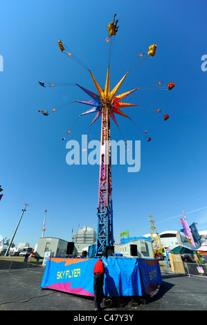 Florida State Fair Tampa Florida Sky Flyer audace corsa di carnevale Foto Stock