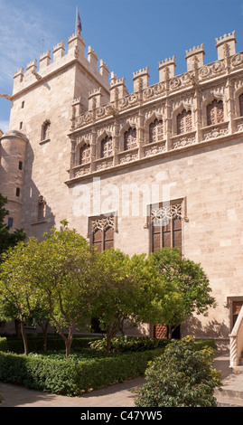 Vista interna del 'Lonja de la Seda de' di Valencia, Spagna. Questo edificio tardogotico fu utilizzato come mercato della seta. Foto Stock