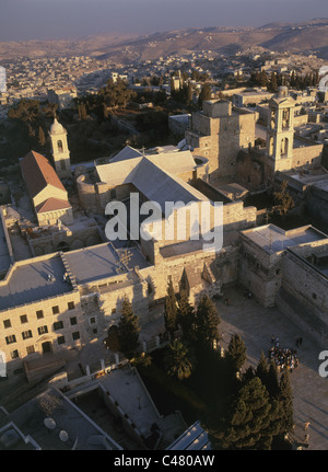 Fotografia aerea della chiesa della Natività nella parte moderna della città di Betlemme Foto Stock