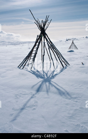 Tradizionale costruzione della tenda in Lapponia, a nord della Svezia Foto Stock
