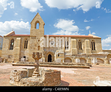 Museo di scavato complesso del chiostro di Santa Clara Velha a Coimbra, Portogallo Foto Stock