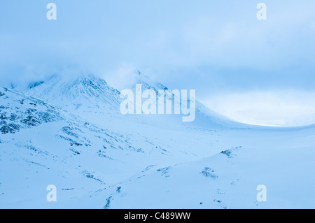 Lichtstimmung im Tal Stuor Reaiddavaggi, Kebnekaisefjaell, Norrbotten, Lappland, Schweden Foto Stock