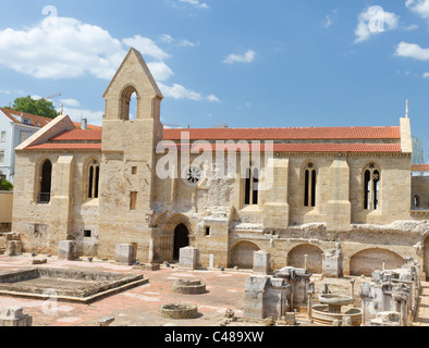 Museo di scavato complesso del chiostro di Santa Clara Velha a Coimbra, Portogallo Foto Stock