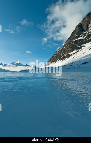 Blick vom Tal Stuor Reaiddavaggi zum Tjaektjatjohkkomassiv, Kebnekaisefjaell, Norrbotten, Lappland, Schweden Foto Stock