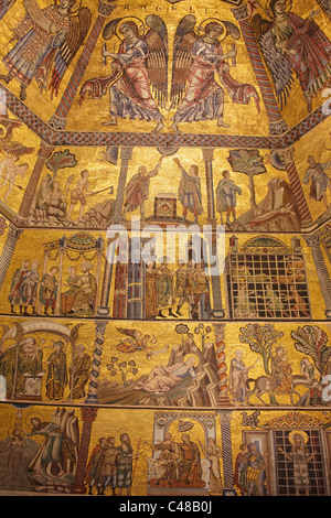 Il soffitto in mosaico del Battistero di San Giovanni, Firenze, Italia Foto Stock