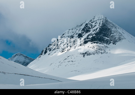 Lichtstimmung im Tal Stuor Reaiddavaggi, Kebnekaisefjaell, Norrbotten, Lappland, Schweden Foto Stock