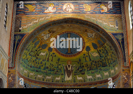 Mosaico dell'abside della Basilica di Sant'Apollinare in Classe a Ravenna Foto Stock