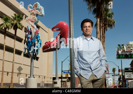 Autore JR Moehringer fotografato nel centro di Las Vegas, Nevada. Foto Stock