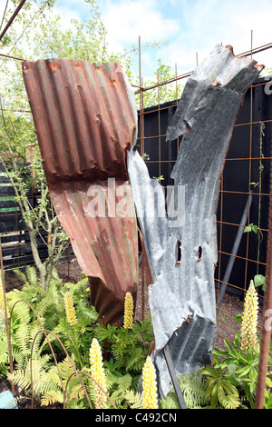 Ferro corrugato scultura in battello a vapore nel giardino del museo, Bloom, Dublino Foto Stock