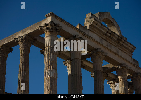 Le colonne del Tempio Romano di Diana in Merida, provincia di Badajoz, regione Estremadura, Spagna, 4 maggio 2001. Foto Stock