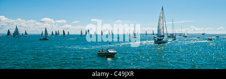 L'avvio dell'annuale Brisbane a Gladstone yacht race, Moreton Bay, Brisbane, Queensland, Australia Foto Stock