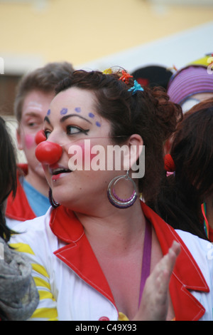 Clown terapia membri celebrando Red Nose day a roma italia Foto Stock