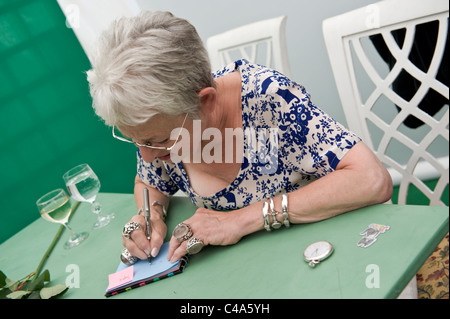 Jacqueline Wilson bambini autore del libro firma a Hay Festival 2011 Foto Stock