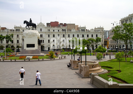 Plaza San Martin situato nel centro storico di Lima, Perù. Foto Stock