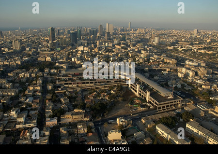 Fotografia aerea della stazione centrale degli autobus nel sud di Tel Aviv Foto Stock