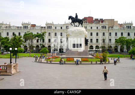 Plaza San Martin situato nel centro storico di Lima, Perù. Foto Stock