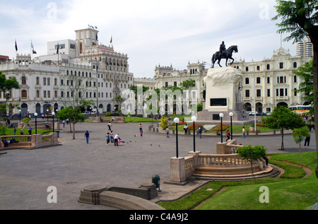Plaza San Martin situato nel centro storico di Lima, Perù. Foto Stock