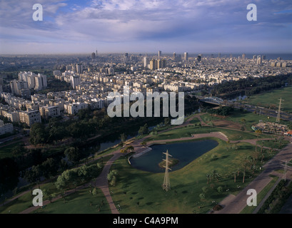 Vista aerea del flusso Yarkon e park nel nord di Tel Aviv Foto Stock