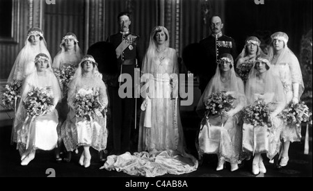 Signora D. GORDON-LENNOX LADY MARY CAMBRIDGE LADY E BOWES-LYON PRINCIPESSA MAUD HENRY LASCELLES PRINCIPESSA MARIA MAGGIORE SIR VICTOR M Foto Stock