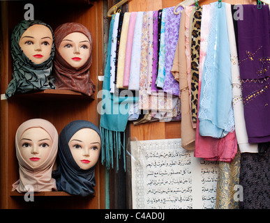 Sciarpa shop a Damasco in Siria souk Foto Stock