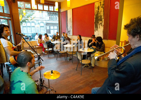 musica nel bar Foto Stock