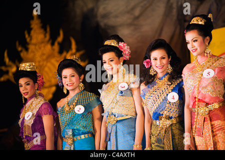 Thailandia Nong Khai Nong Khai. Kathoey (ladyboy) beauty pageant. Foto Stock