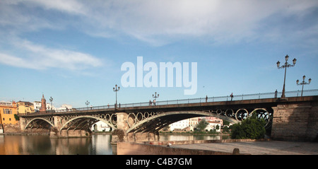 Ponte di Siviglia "Puente Isabel II' Foto Stock