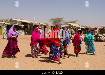 Colorfully vestito ragazze, Barao, il Somaliland e la Somalia Foto Stock