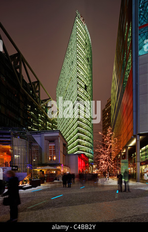 La Bahntower a Berlino, parte del Sony Center di Potsdamer Platz. Germania Foto Stock