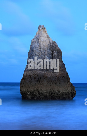 Rocce di Praia dos Tres Irmaos spiaggia Algarve Portogallo Foto Stock