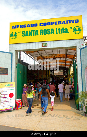 Una cooperativa di produzione di mercato nella chorrilos distretto di Lima, Perù. Foto Stock