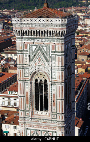 Campanile di Giotto visto dalla cupola del Brunelleschi, Firenze, Italia Foto Stock