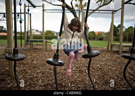 Parco avventura a scuola locale di Palmerston North, Nuova Zelanda. Foto Stock