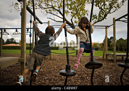 Parco avventura a scuola locale di Palmerston North, Nuova Zelanda. Foto Stock