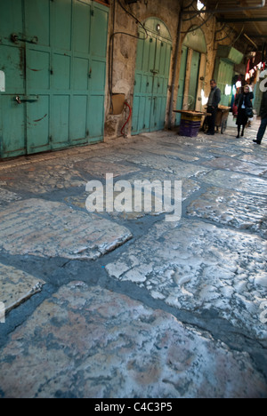 #Gerusalemme a piedi attraverso di esso il posto e il Santo Sepolcro Terra Sancta. Gerusalemme religiosa scene generico e concetti. Foto Stock