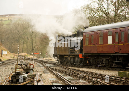 Serbatoio del vapore locomotiva 0-6-2 numero 85 in vapore a Oxenhope sul Keighley e Worth Valley Railway Foto Stock