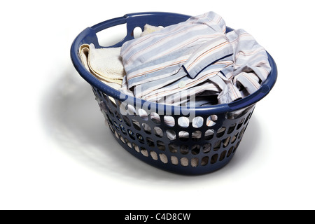 Cesto per la biancheria con vestiti sporchi Foto Stock