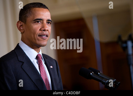 Il presidente Barack Obama parla nella Sala Est della Casa Bianca. Foto Stock