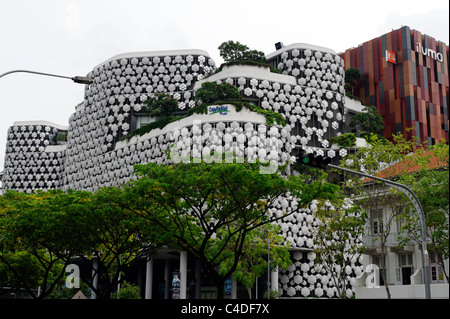 Il Iluma shopping mall, Singapore, che si illumina di notte è un "nowdrop' pattern. Foto Stock