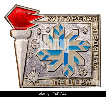 Era comunista il badge dall'URSS. "Kungur caverna di ghiaccio" Foto Stock