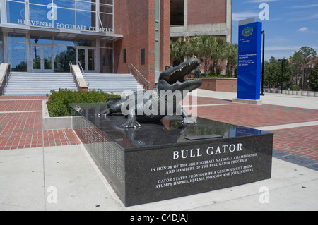 Bull Gator Plaza a Heavener complesso di calcio e Ben Hill Griffin Stadium sul campus della University of Florida Gainesville Foto Stock