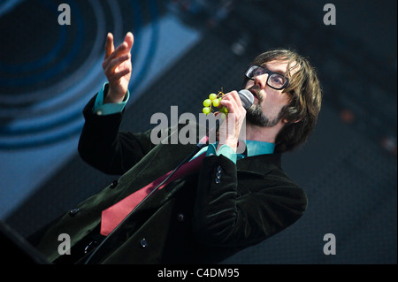 Polpa riproduce il Isle of Wight Festival 2011, Newport il 11 giugno 2011. Persone nella foto: Jarvis Cocker. Foto di Julie Edwards Foto Stock