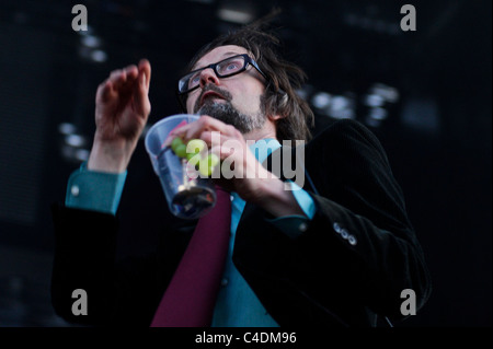 Polpa riproduce il Isle of Wight Festival 2011, Newport il 11 giugno 2011. Persone nella foto: Jarvis Cocker. Foto di Julie Edwards Foto Stock