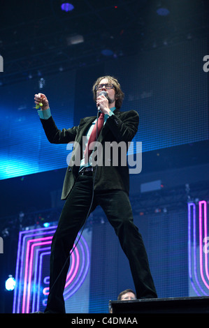 Polpa riproduce il Isle of Wight Festival 2011, Newport il 11 giugno 2011. Persone nella foto: Jarvis Cocker. Foto di Julie Edwards Foto Stock